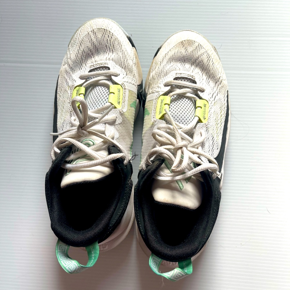 Nike Sneakers size 5 Youth - girl